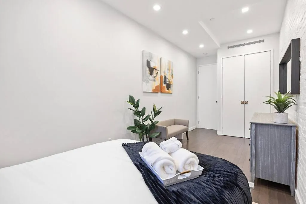 Swj 2Nd - Times Sq, Brooklyn Bridge, Lga In 15 Min Apartment New York 0*,  United States