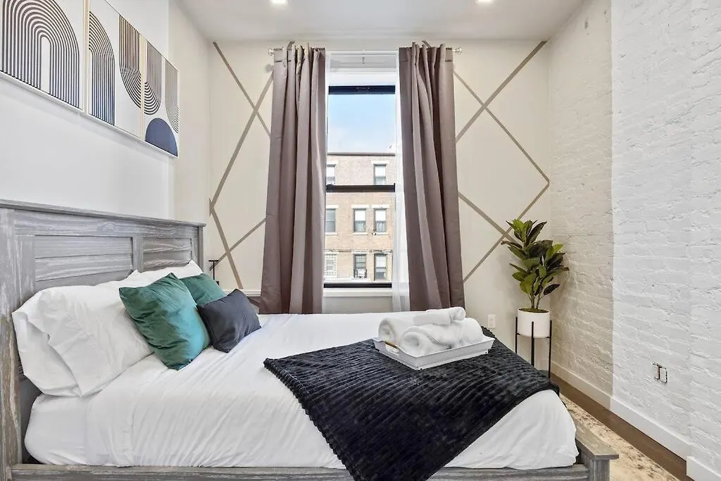 Swj 2Nd - Times Sq, Brooklyn Bridge, Lga In 15 Min Apartment New York 0*,  United States